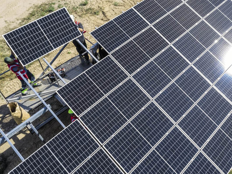 Le plus grand parc de panneaux solaires de production d'électricité en Lettonie