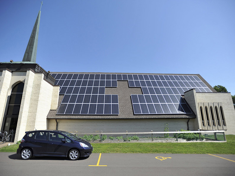 Une église du New Jersey sera baptisée avec un abri voiture solaire de 682 kW